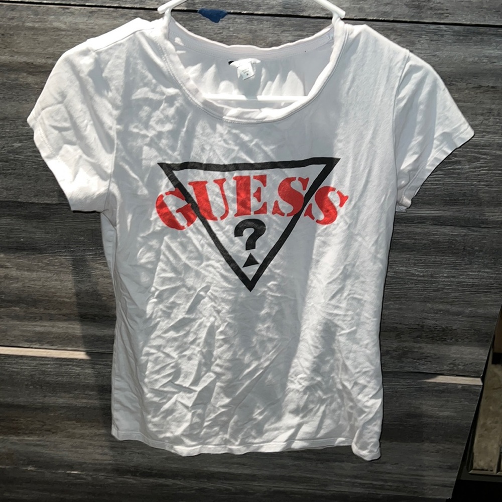 Womens guess Tshirt